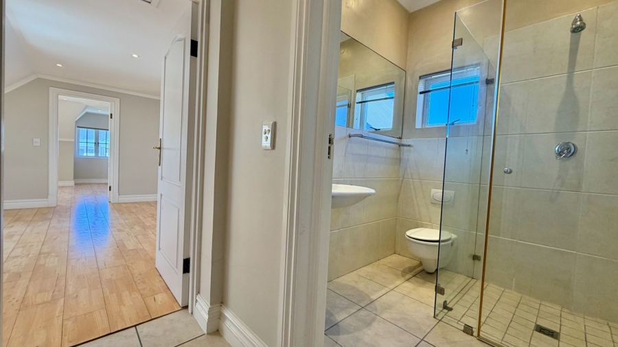 5 Bedroom Property for Sale in Greenways Golf Estate Western Cape